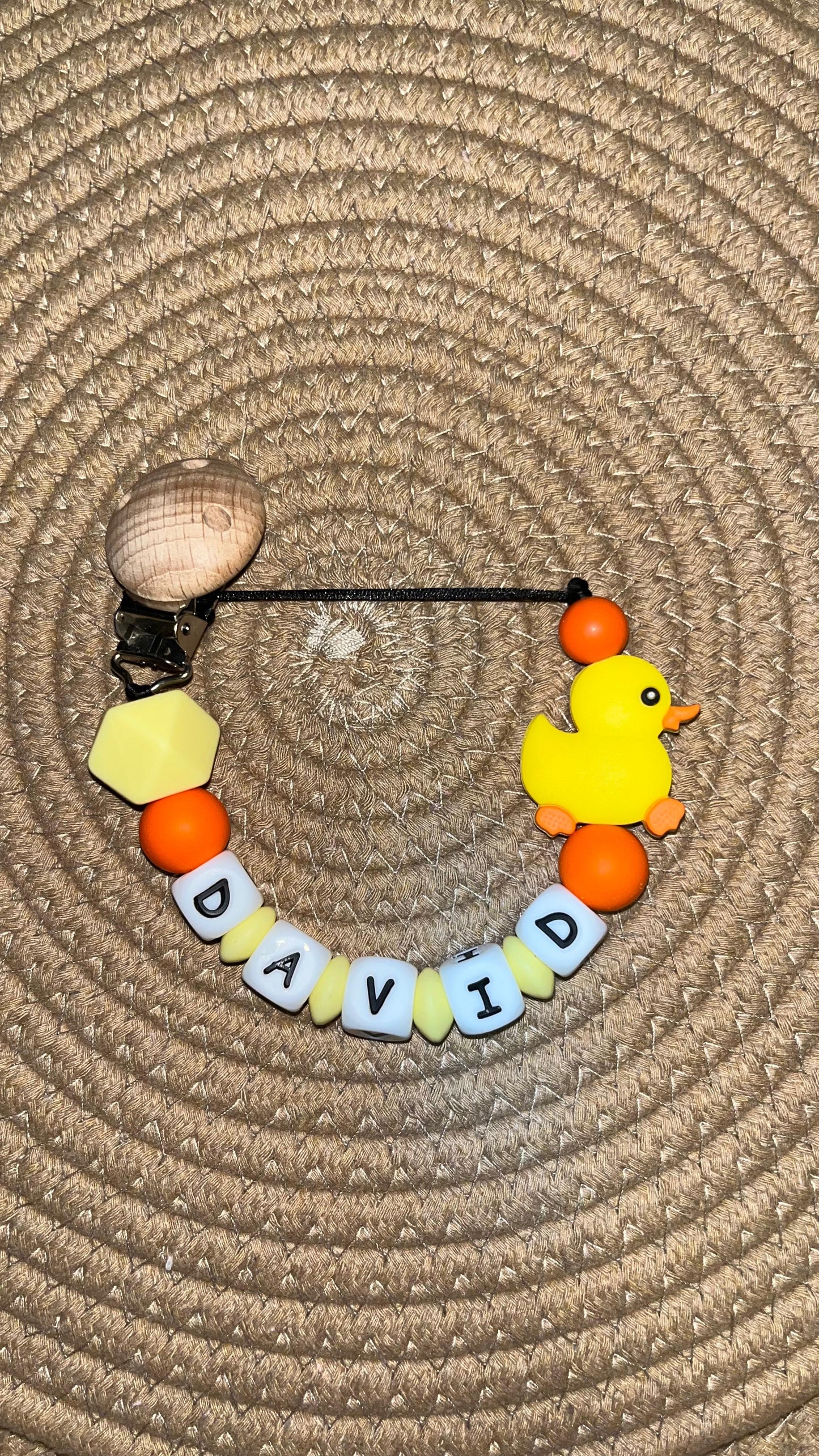 Chupetero con clip de madera